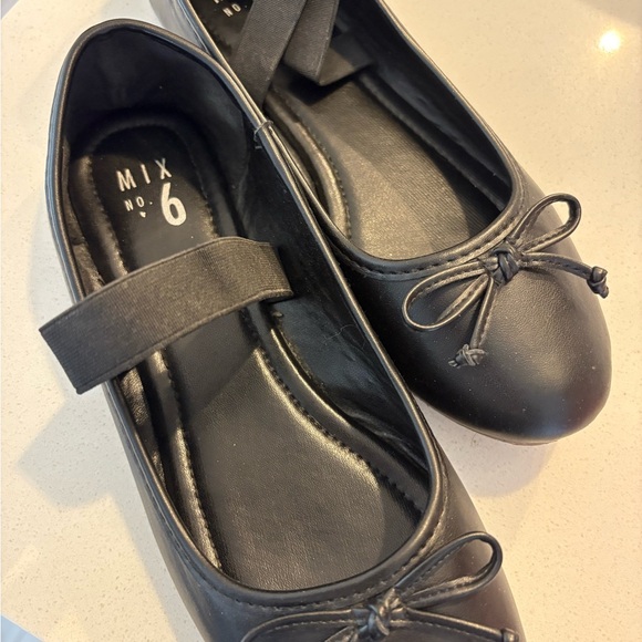 Black Ballet Flats with Bow Detail - Picture 3 of 3